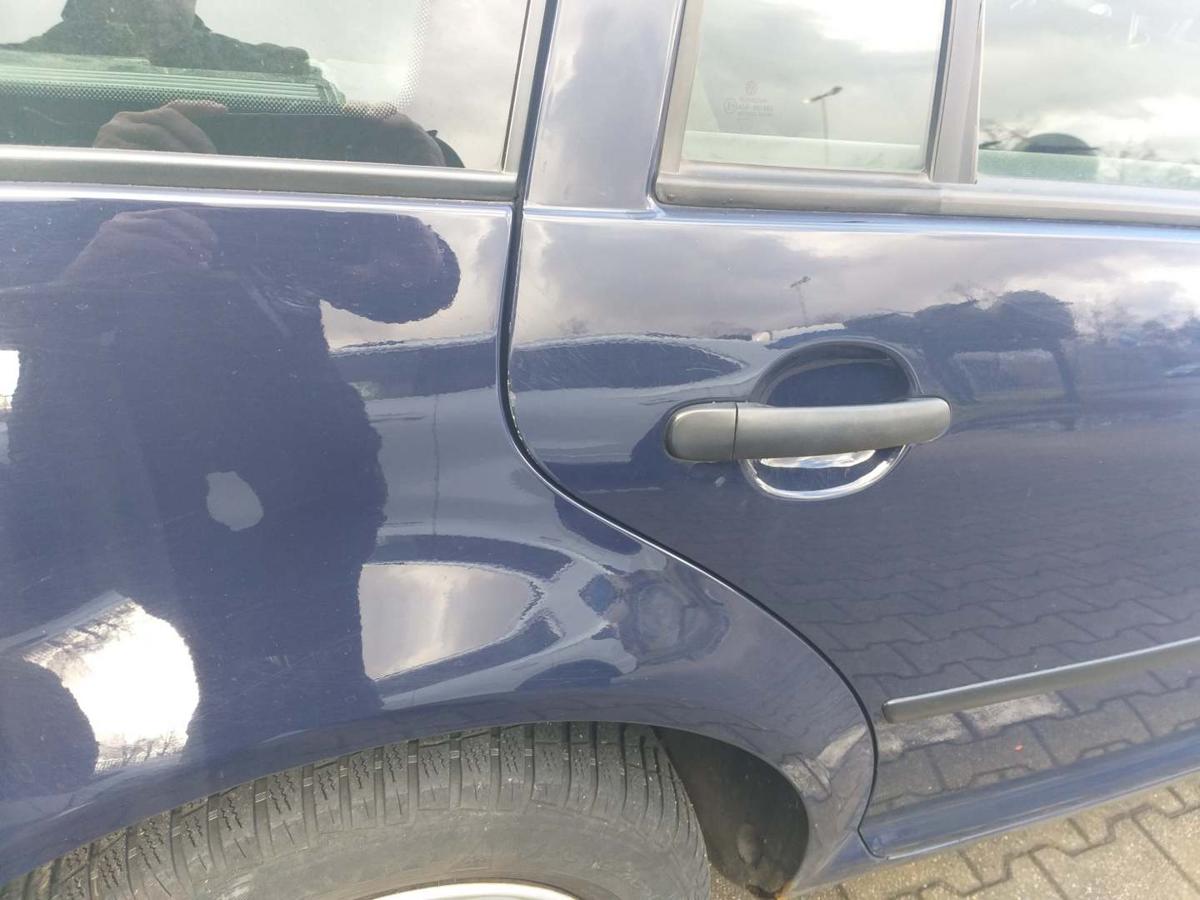 VW Golf 4 original T&uuml;r hinten rechts LA5G Perlblau Kombi Variant Rohbau Bj.2004